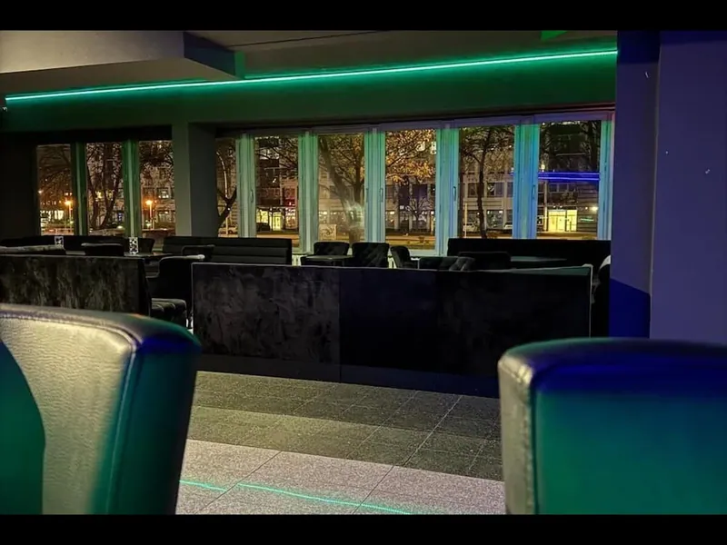 Abendstimmung in der Kontrast Bar im Ootel